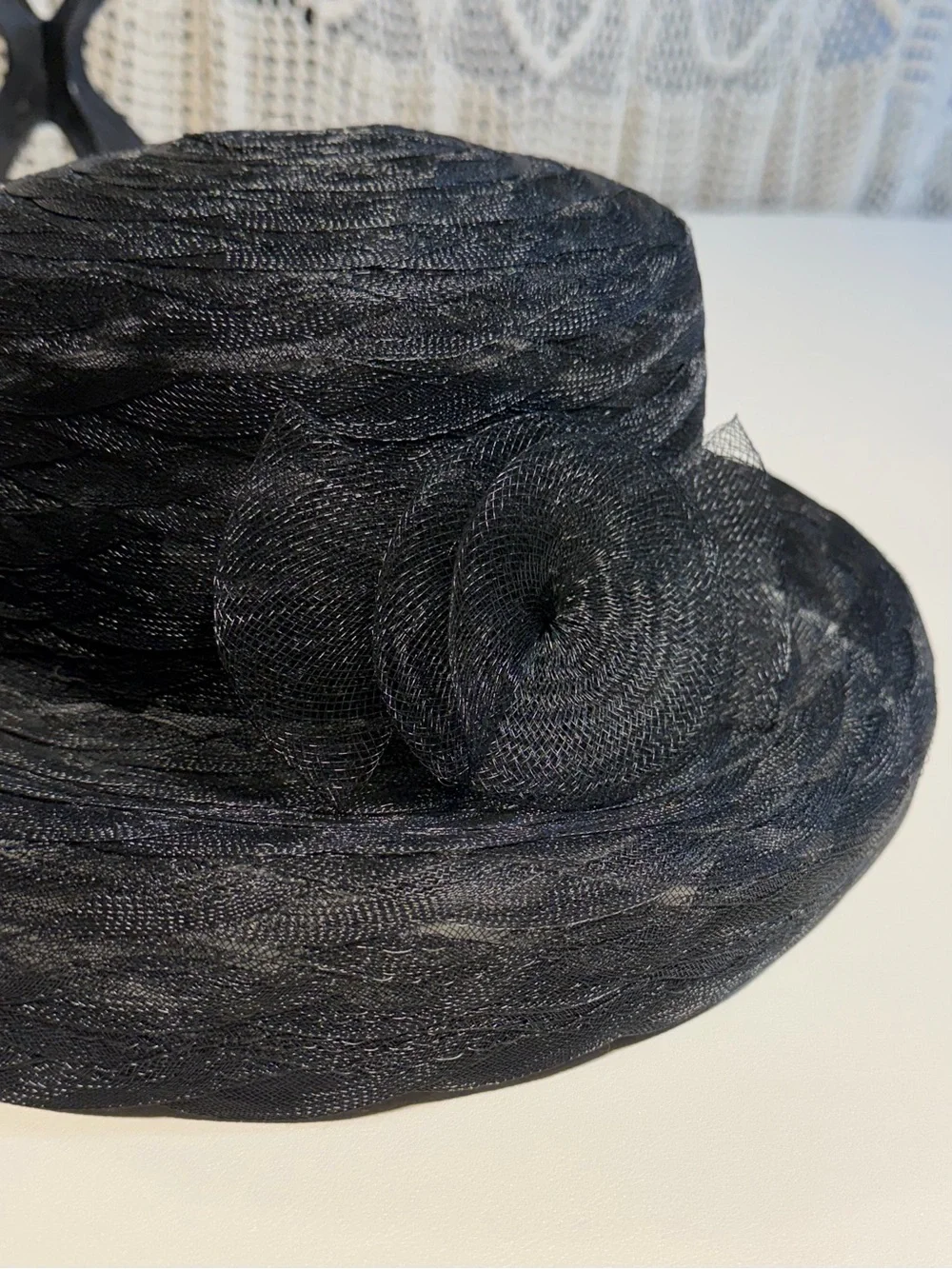 Wide‎ brim fancy hat women’s black mesh flower rosette church retro vintage